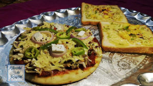 पिज्जा और कॉर्न गार्लिक ब्रेड रेसिपी | Amazing Pizza and Corn Garlic Bread Recipe