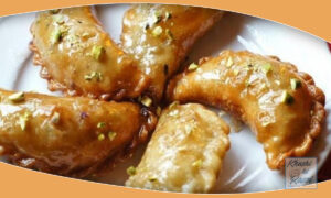 Suji Besan Mawa Gujiya in Hindi