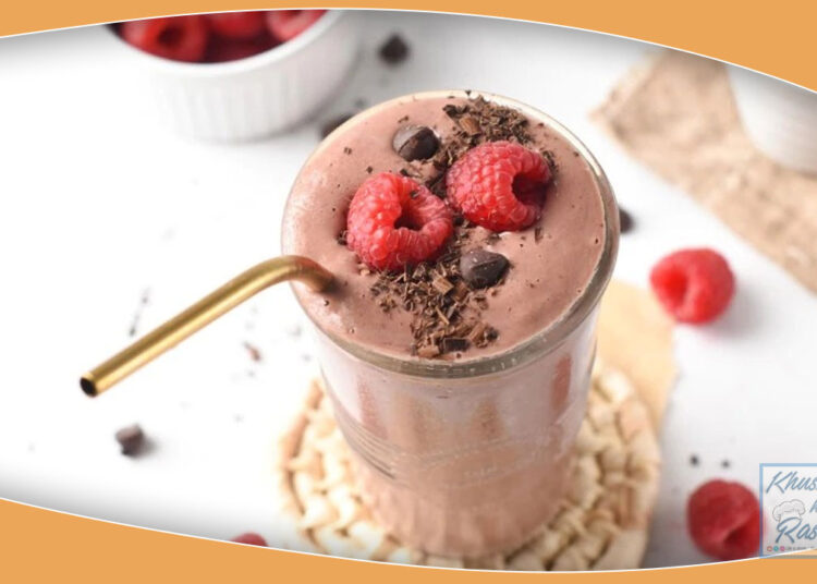 Make this strawberry chocolate smoothie drink in the party, the atmosphere will be pleasant